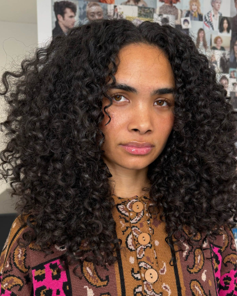 Dark Romance Is the Seasons Hottest Beauty Trend—With Photos